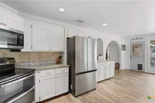 195 Cheyenne Ln, Kingsbury, TX 78638 - Photo 7