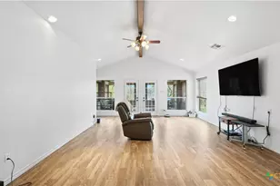 195 Cheyenne Ln, Kingsbury, TX 78638 - Photo 9