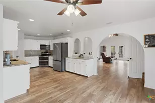 195 Cheyenne Ln, Kingsbury, TX 78638 - Photo 5