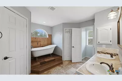 195 Cheyenne Lane, Kingsbury, TX 78638 - Photo 17