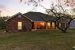 195 Cheyenne Ln, Kingsbury, TX 78638 - Photo 1