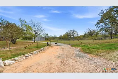 195 Cheyenne Lane, Kingsbury, TX 78638 - Photo 43