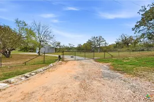 195 Cheyenne Ln, Kingsbury, TX 78638 - Photo 43