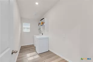 206 Bankside Dr, Hutto, TX 78634 - Photo 19