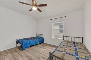 206 Bankside Dr, Hutto, TX 78634 - Photo 17