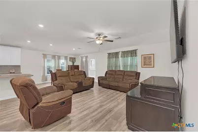 206 Bankside Drive, Hutto, TX 78634 - Photo 3