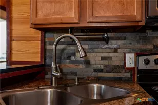 1101 W Houston Ave, Seadrift, TX 77983 - Photo 9