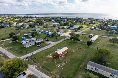 1101 W Houston Avenue, Seadrift, TX 77983 - Photo 23