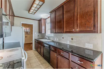 788 Coopers Crossing Boulevard, China Spring, TX 76633 - Photo 11