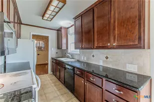 788 Coopers Crossing Blvd, China Spring, TX 76633 - Photo 11