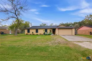 417 Dove, Victoria, TX 77905 - Photo 3