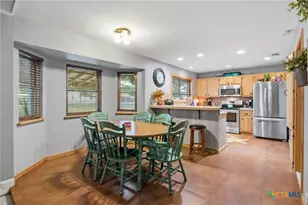 417 Dove, Victoria, TX 77905 - Photo 9