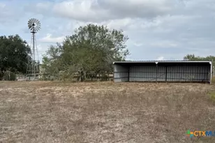 4689 County Rd 302, Runge, TX 78151 - Photo 27