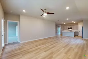 350 Dobson Dr, Killeen, TX 76549 - Photo 9