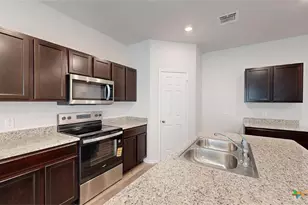 370 Dobson Dr, Killeen, TX 76549 - Photo 5