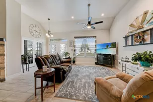 1310 Hunter's Ct, Seguin, TX 78155 - Photo 13