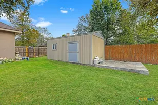 1310 Hunter's Ct, Seguin, TX 78155 - Photo 31