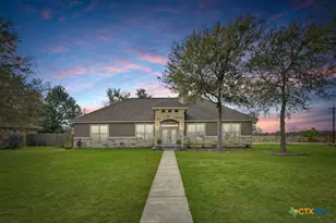 1310 Hunter's Ct, Seguin, TX 78155 - Photo 5