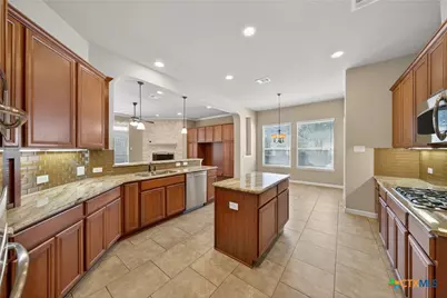 226 Hamburg Avenue, New Braunfels, TX 78132 - Photo 13