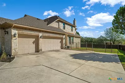 226 Hamburg Avenue, New Braunfels, TX 78132 - Photo 3
