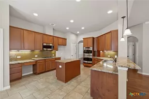 226 Hamburg Ave, New Braunfels, TX 78132 - Photo 11