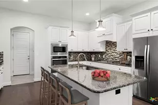 961 N Academy Ave, New Braunfels, TX 78130 - Photo 11