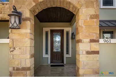 961 N Academy Avenue, New Braunfels, TX 78130 - Photo 3