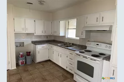 302 Easy St, Copperas Cove, TX 76522 - Photo 9