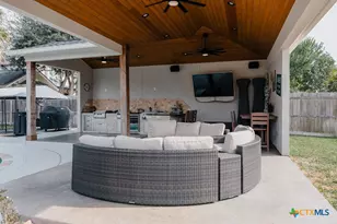 407 Woodway Dr, Victoria, TX 77904 - Photo 41