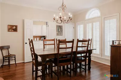 407 Woodway Drive, Victoria, TX 77904 - Photo 9