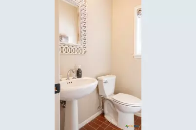 407 Woodway Drive, Victoria, TX 77904 - Photo 7