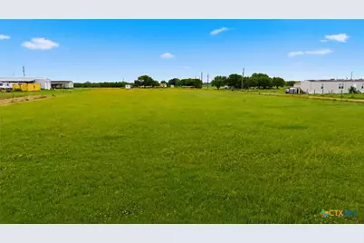 612 Wischkaemper Road, Victoria, TX 77905 - Photo 9