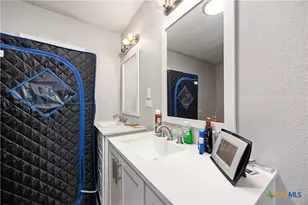 425 Dreamland Dr, Canyon Lake, TX 78133 - Photo 11