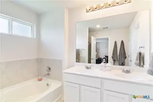 9606 Tupelo Holw, San Antonio, TX 78254 - Photo 19