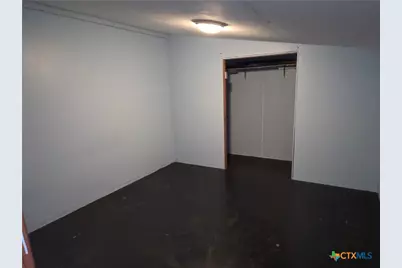 200 W Moerbe Street, Thorndale, TX 76577 - Photo 11