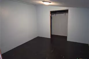 200 W Moerbe St, Thorndale, TX 76577 - Photo 11