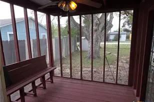 200 W Moerbe St, Thorndale, TX 76577 - Photo 17