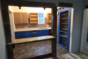 200 W Moerbe St, Thorndale, TX 76577 - Photo 5