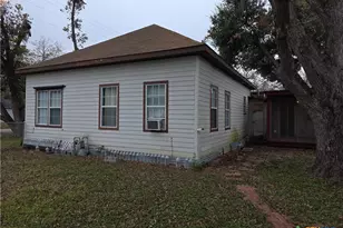 200 W Moerbe St, Thorndale, TX 76577 - Photo 19