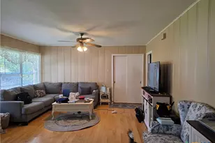 1903 S 13th St, Temple, TX 76504 - Photo 5