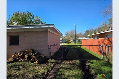 1903 S 13th Street, Temple, TX 76504 - Photo 17