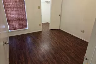 657 W 4th St, Yorktown, TX 78164 - Photo 19