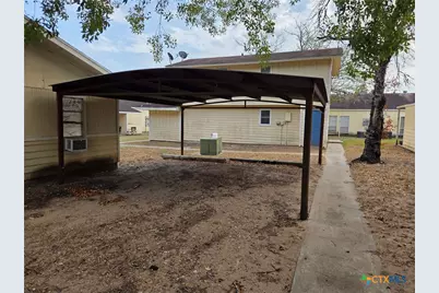 657 W 4th Street, Yorktown, TX 78164 - Photo 13