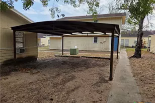 657 W 4th St, Yorktown, TX 78164 - Photo 13