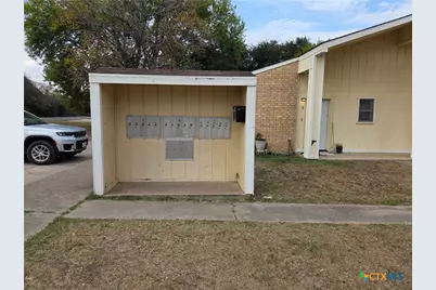657 W 4th Street, Yorktown, TX 78164 - Photo 11