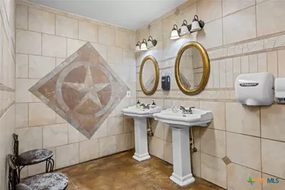 302 W Veterans Memorial Boulevard, Harker Heights, TX 76548 - Photo 13