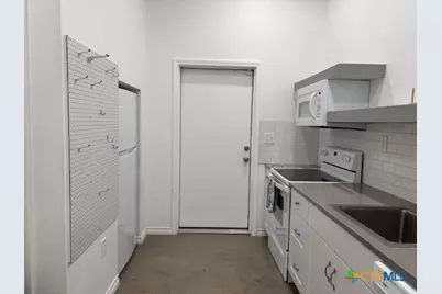 17307 Old 81 #D, Troy, TX 76579 - Photo 5