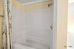 1408 Holloman Dr, Port Lavaca, TX 77979 - Photo 7