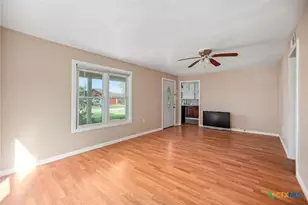 1408 Holloman Dr, Port Lavaca, TX 77979 - Photo 7