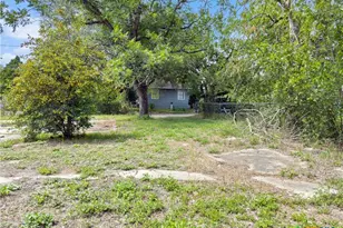 729 Schuessler St, Seguin, TX 78155 - Photo 7